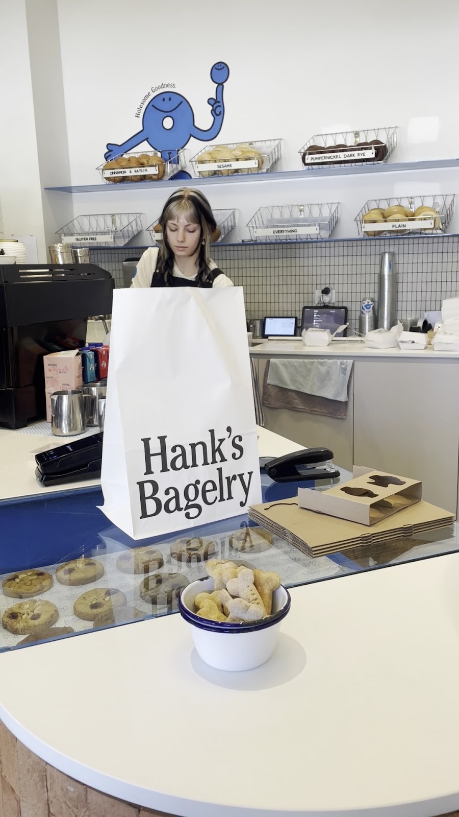 Hank's Cafe & Bagelry: the place