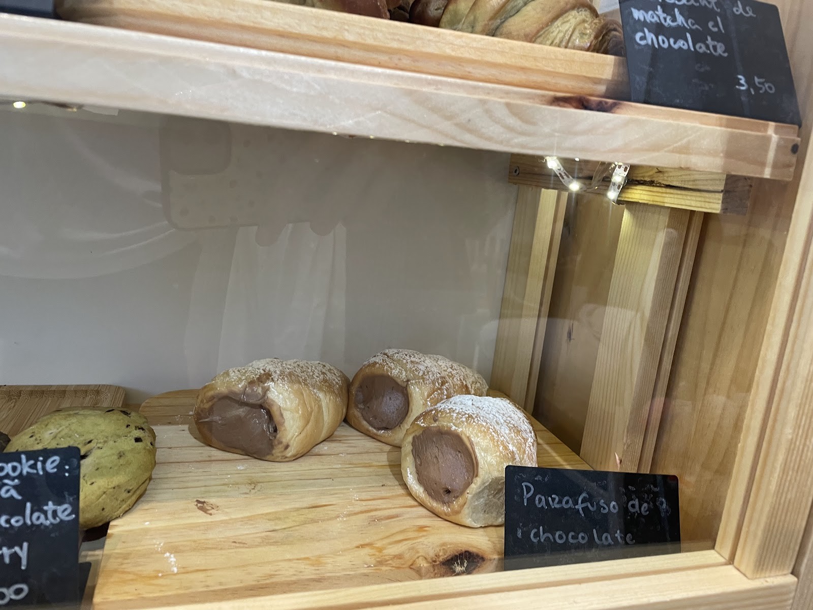 Moko Vegan Bakery: food & drinks