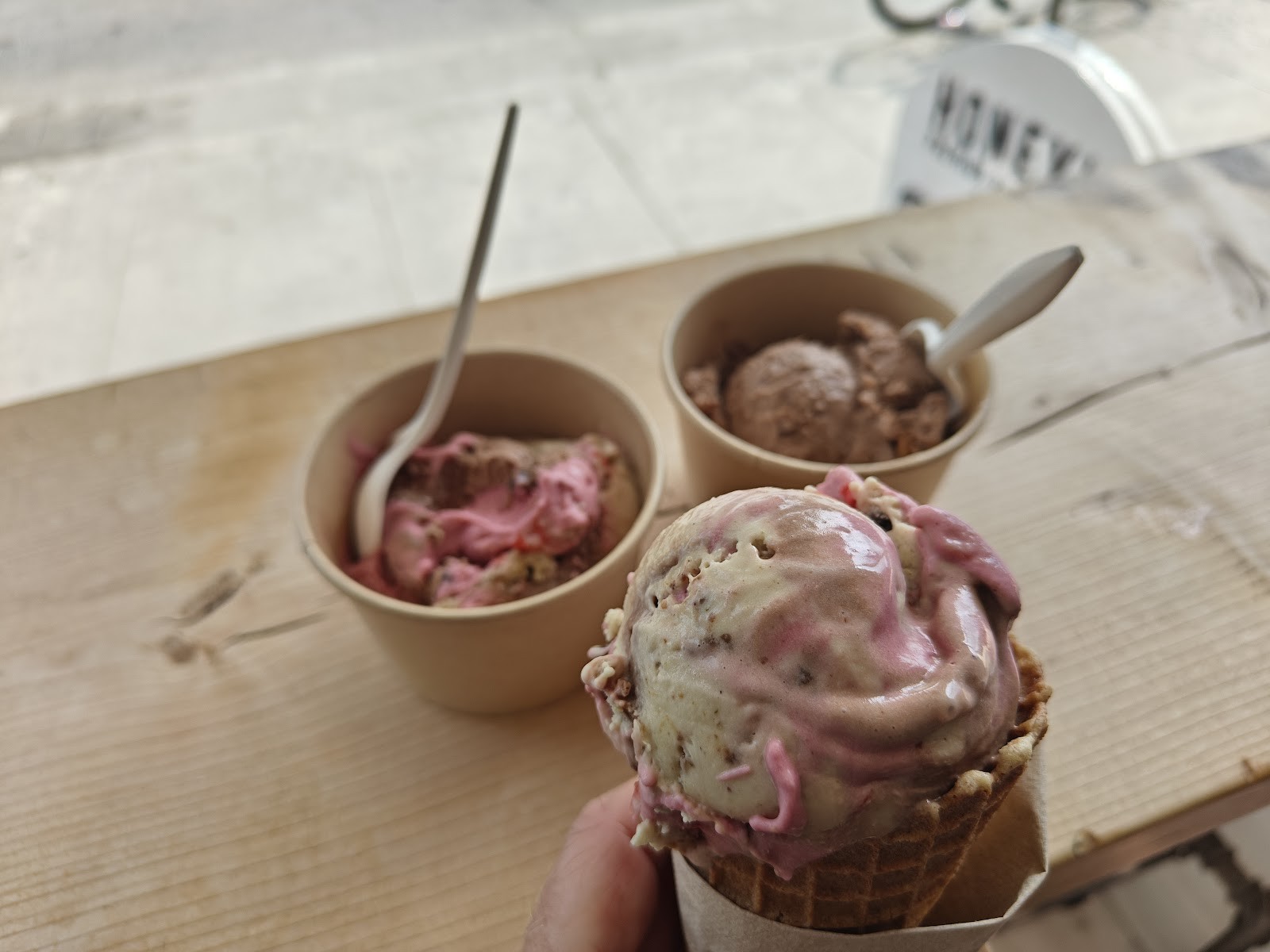 Honey’s Ice Cream: food & drinks