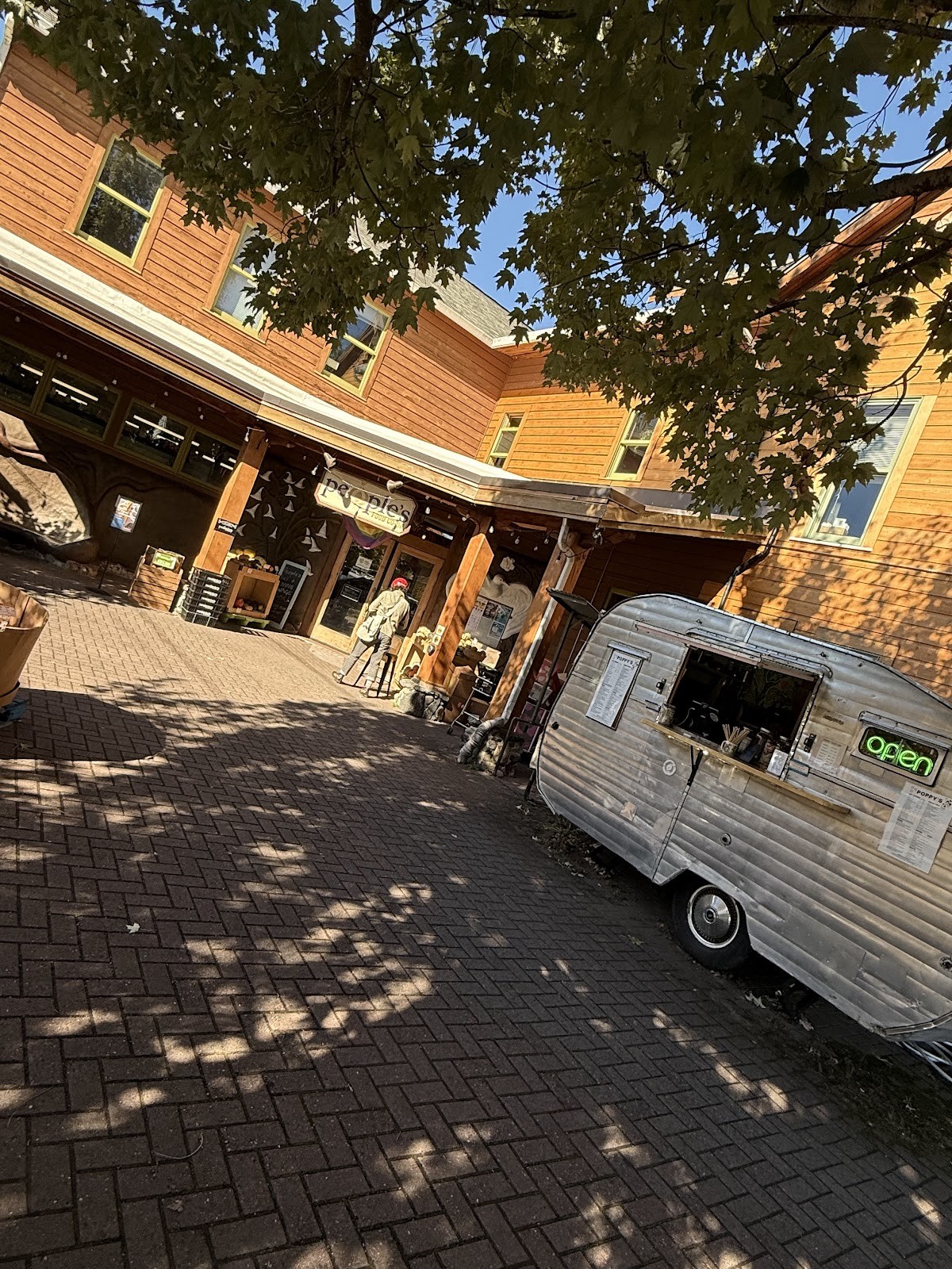 Poppy's Smoothies & Juice: the place
