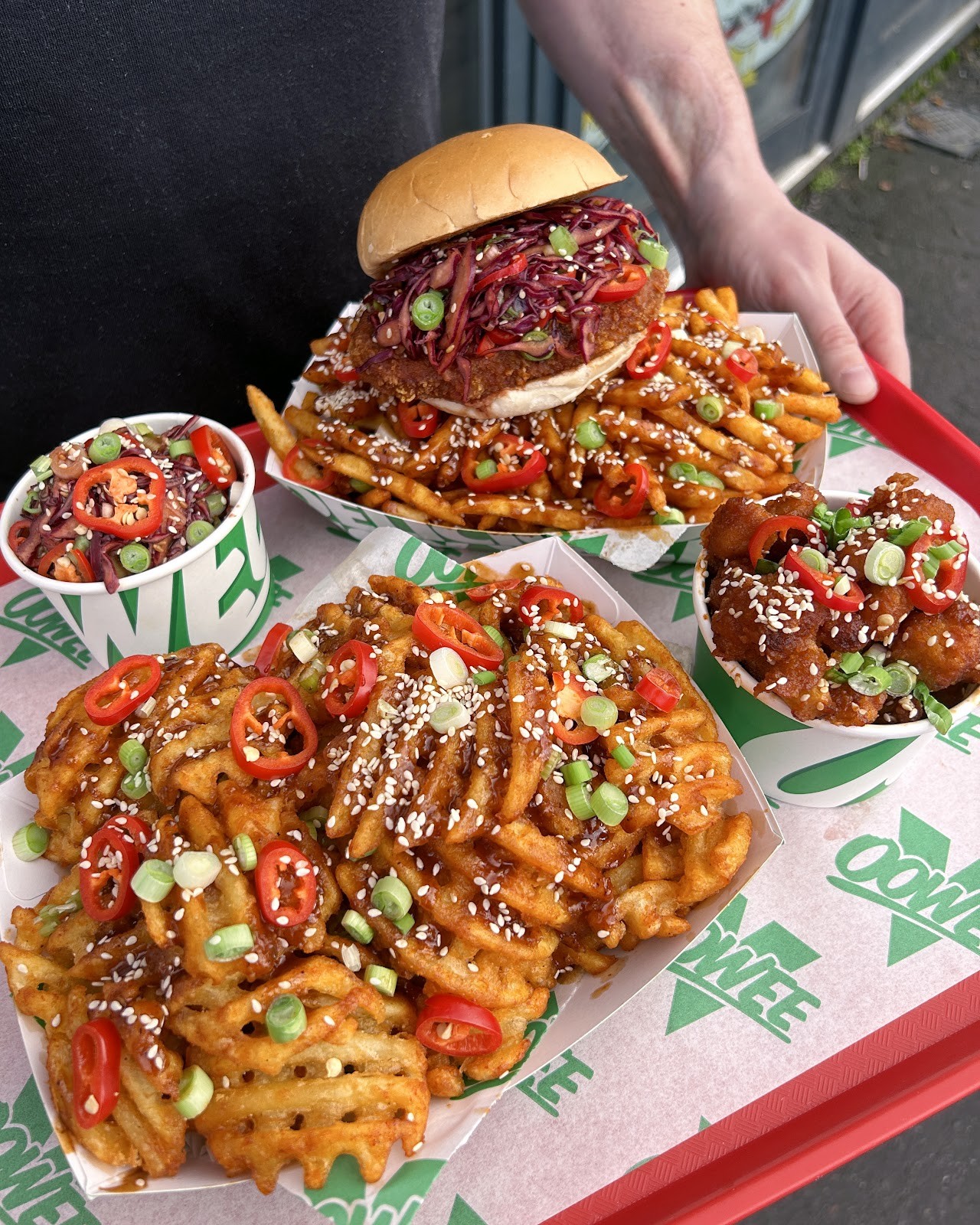 Oowee Vegan Brighton - Plant Based Burgers, Fried Chicken & Shakes.: food & drinks