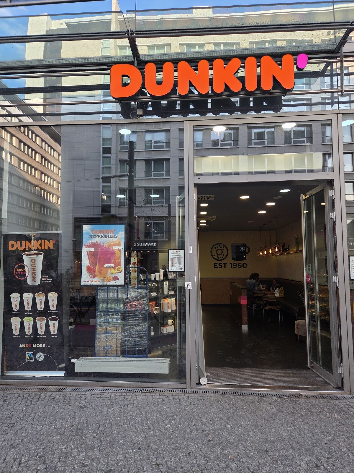Dunkin‘ Donuts: the place