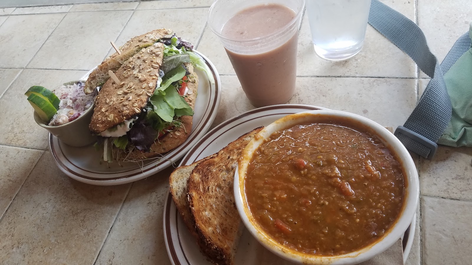 Red Hook Coffee and Tea: food & drinks