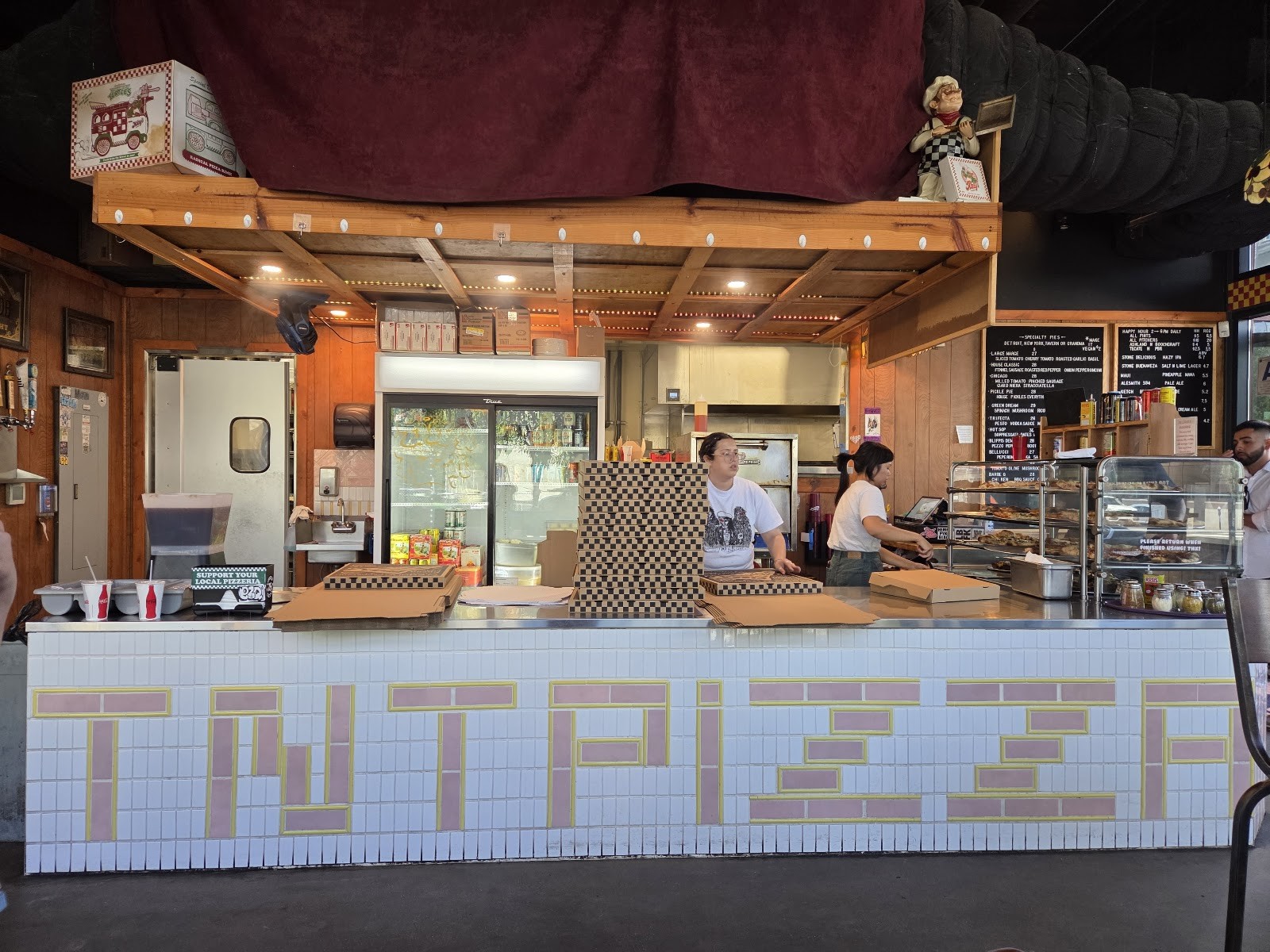 TNT Pizza: the place