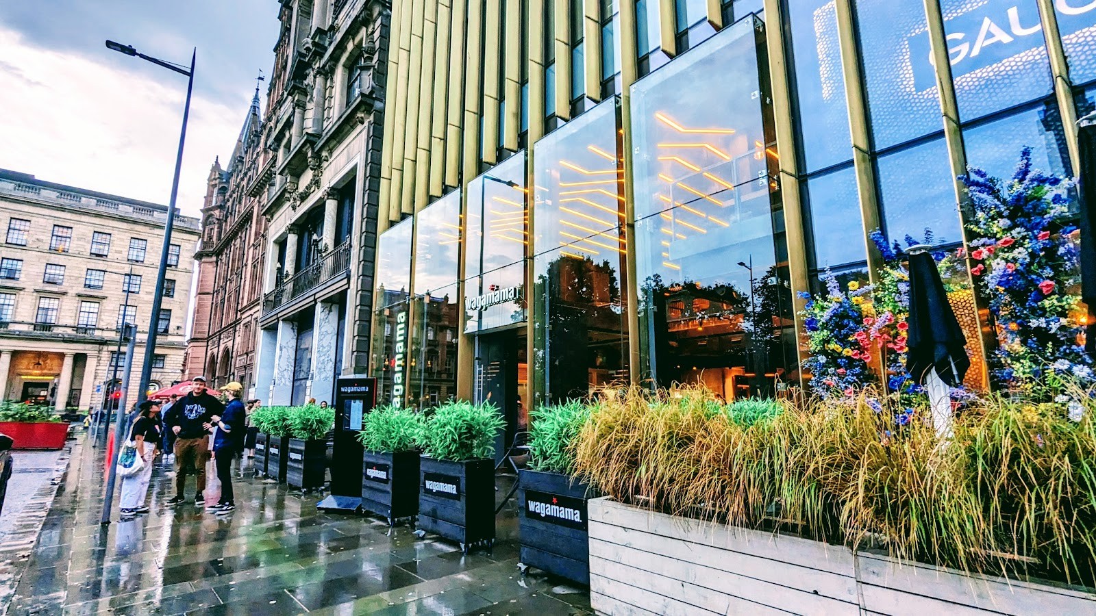 wagamama edinburgh st andrew square: the place