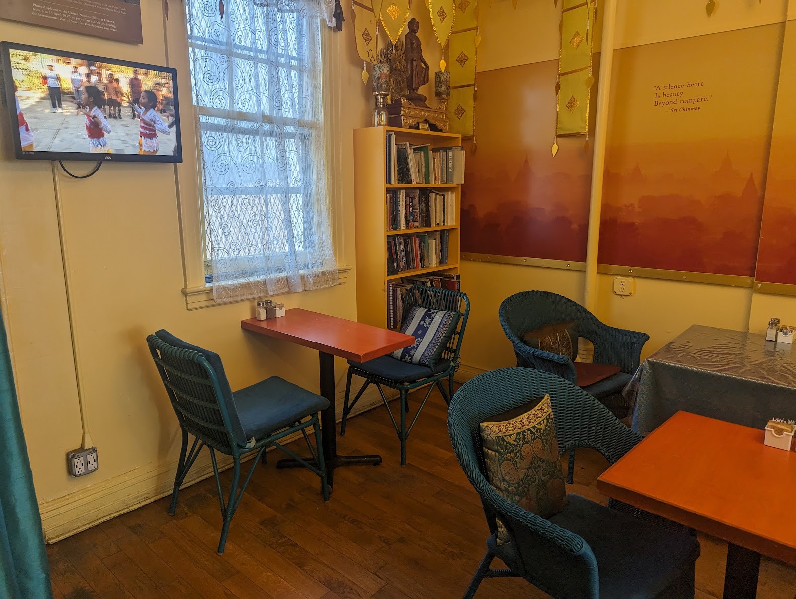 The Panorama Of My Silence-Heart Cafe: the place