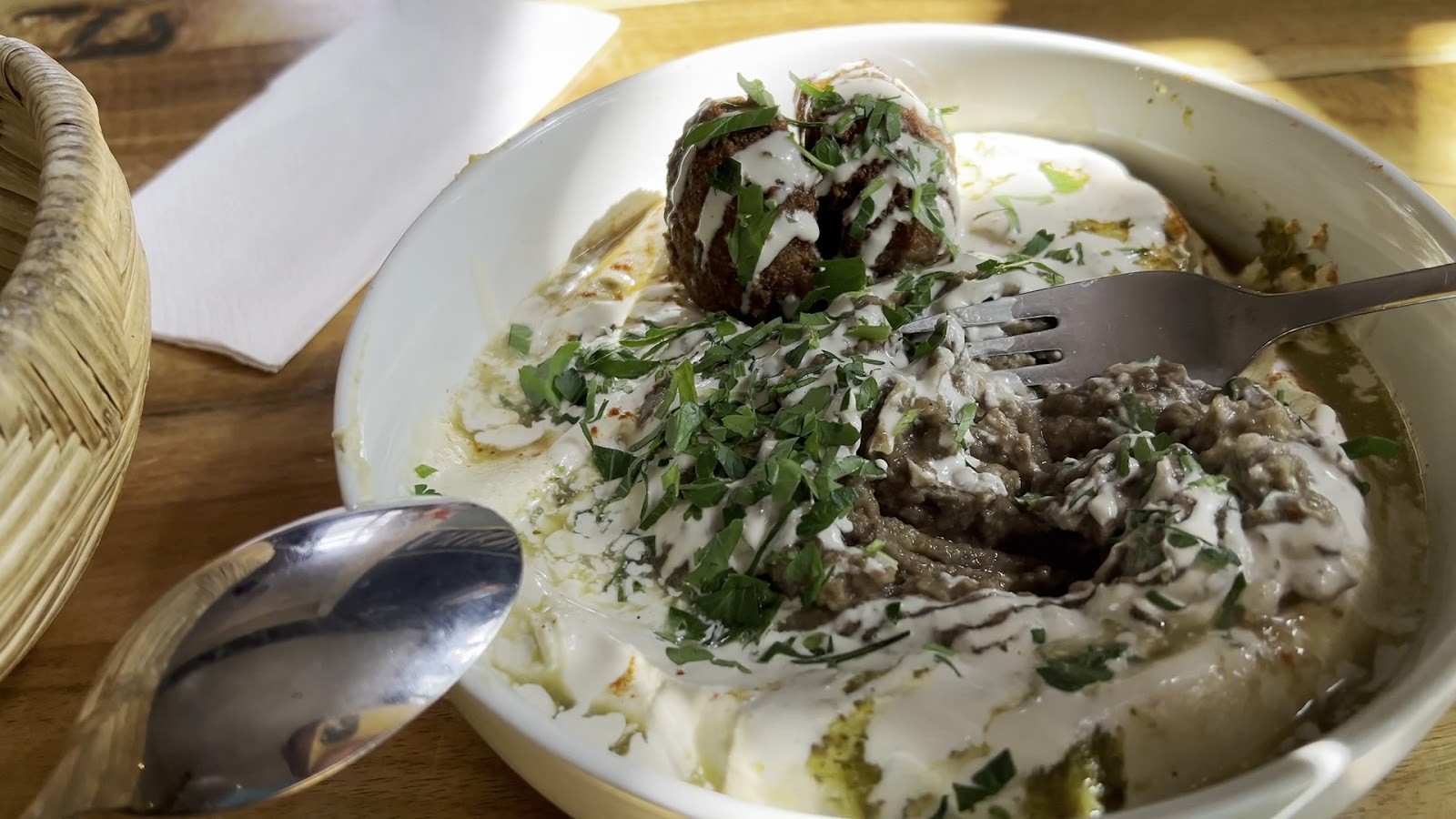Hummus Küch': food & drinks