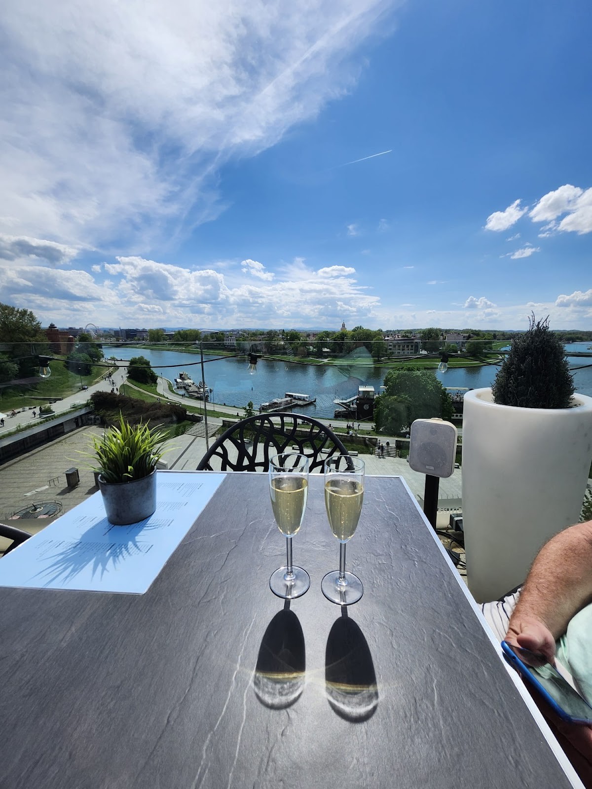 Groble Skybar Lounge: the place