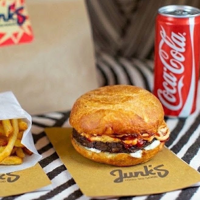 Junk's Food So Good: food & drinks