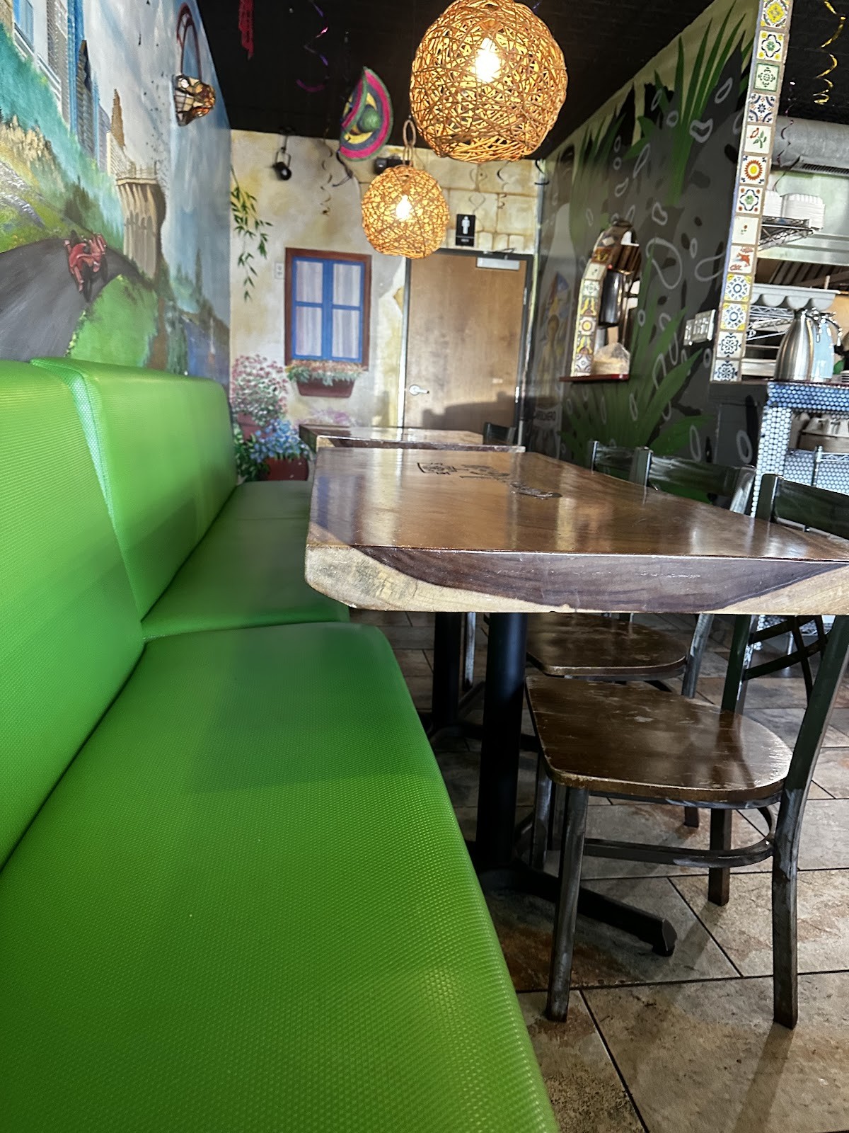 Curra's Grill Oltorf: the place