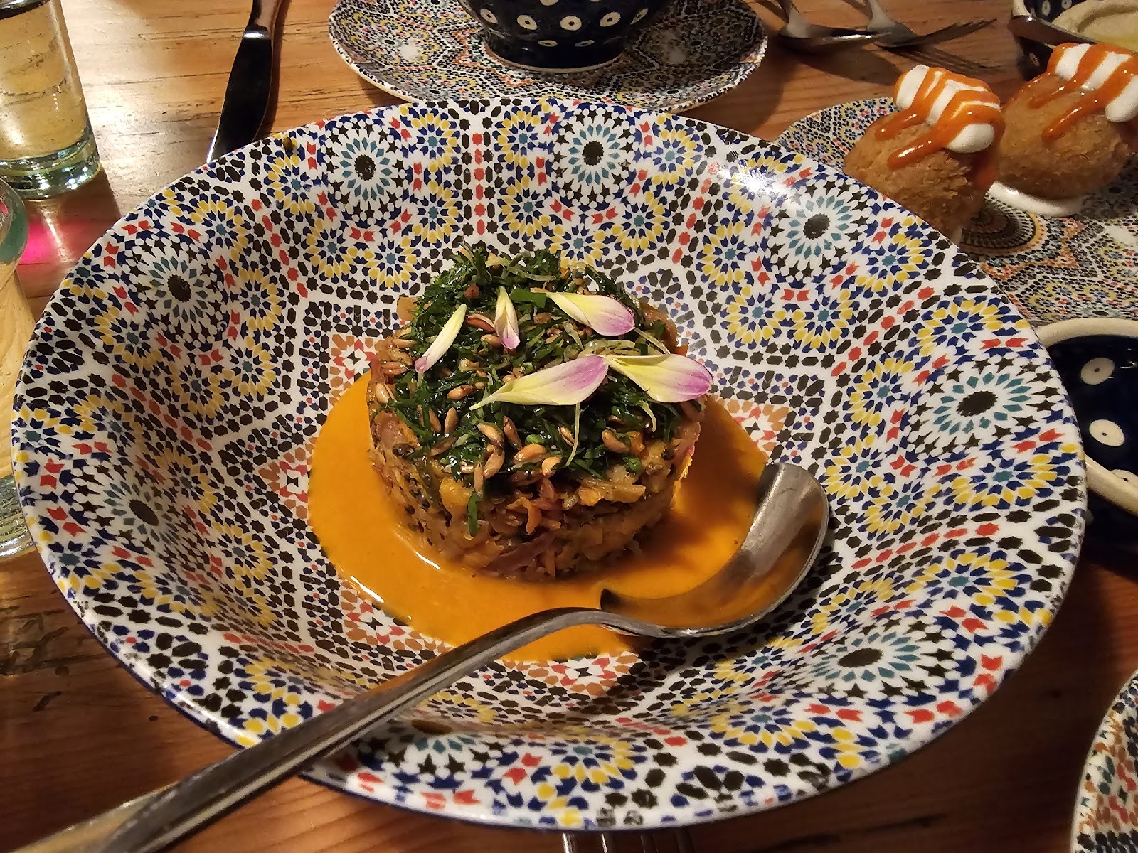 DAR Restaurant & Cocktail Bar: food & drinks