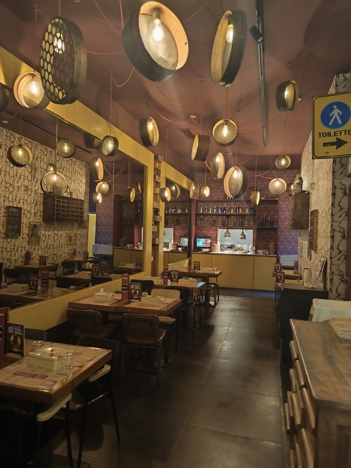 Fradiavolo Pizzeria - Milano Sempione: the place