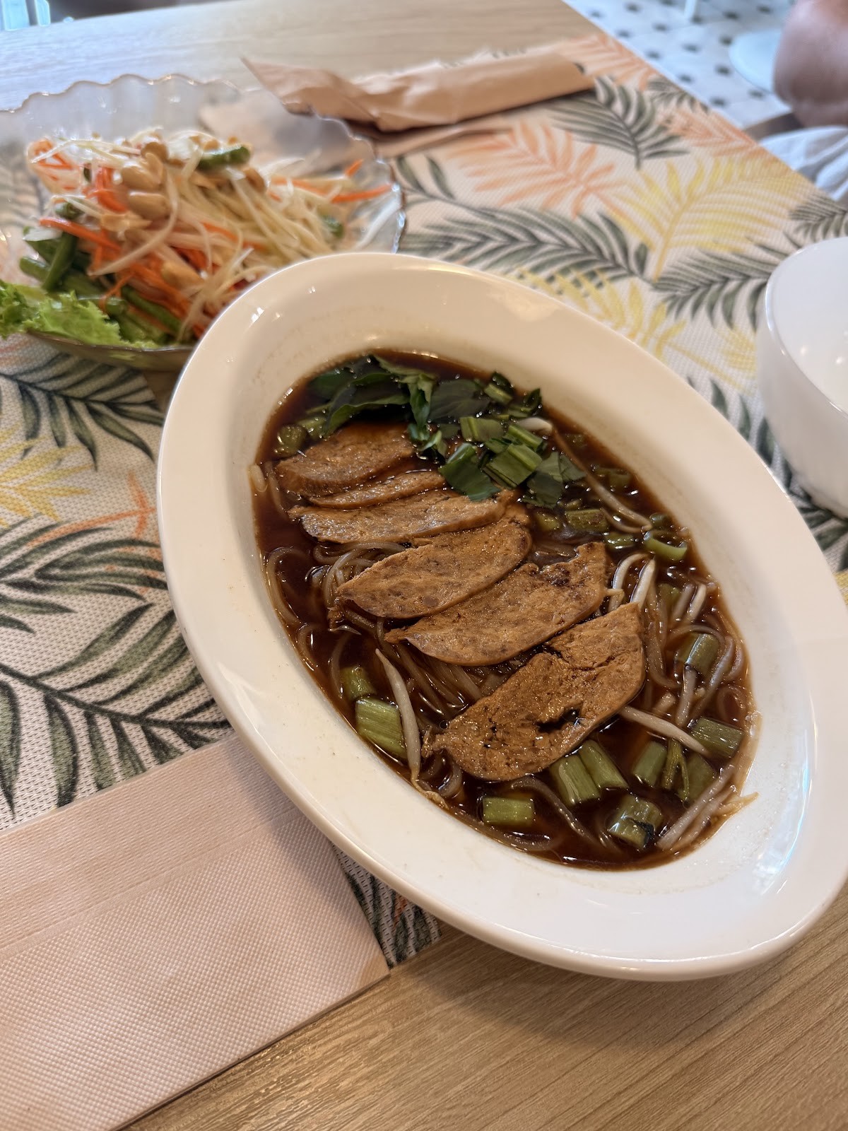 Sook Sathorn Silom Branch: food & drinks
