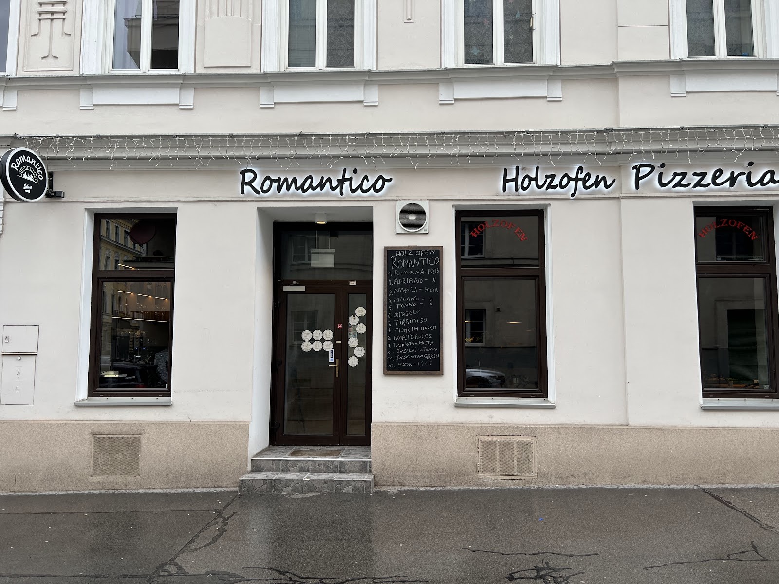 Pizzeria Romantico: the place