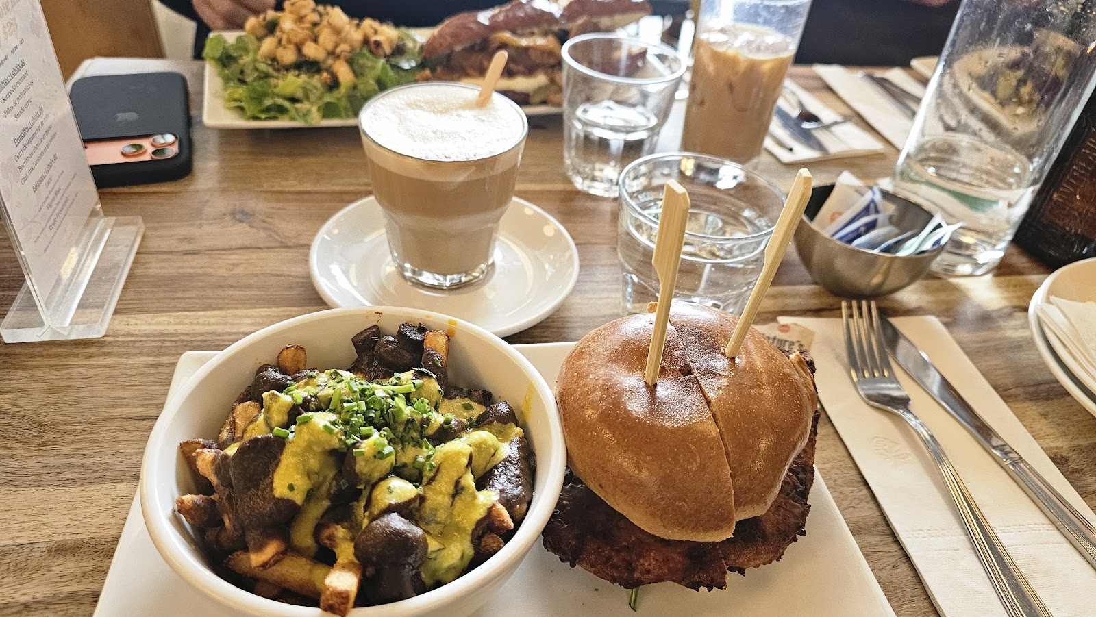 Lola Rosa Place-des-Arts: food & drinks