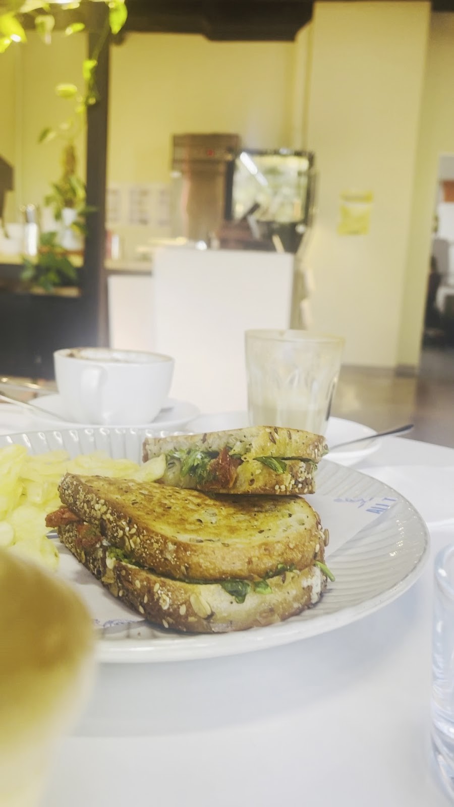 Gingersnap Patisserie: food & drinks