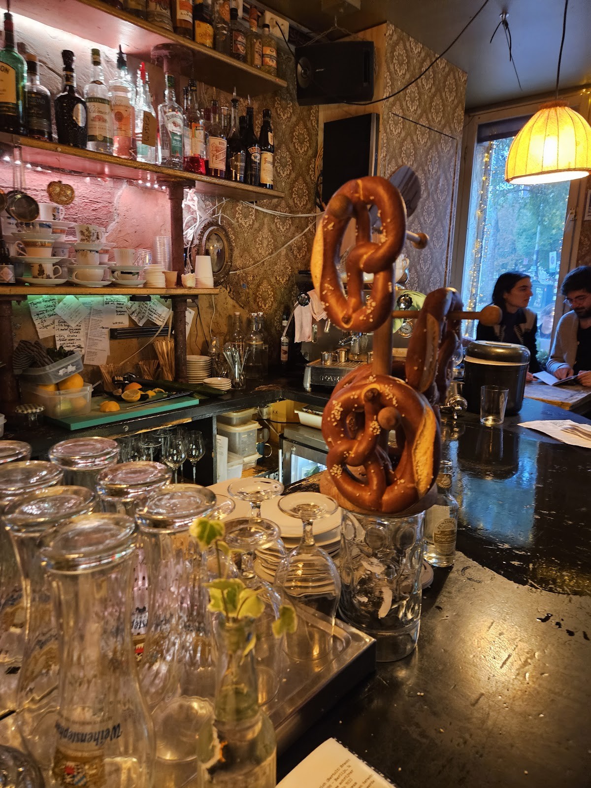 Café Brecht: the place