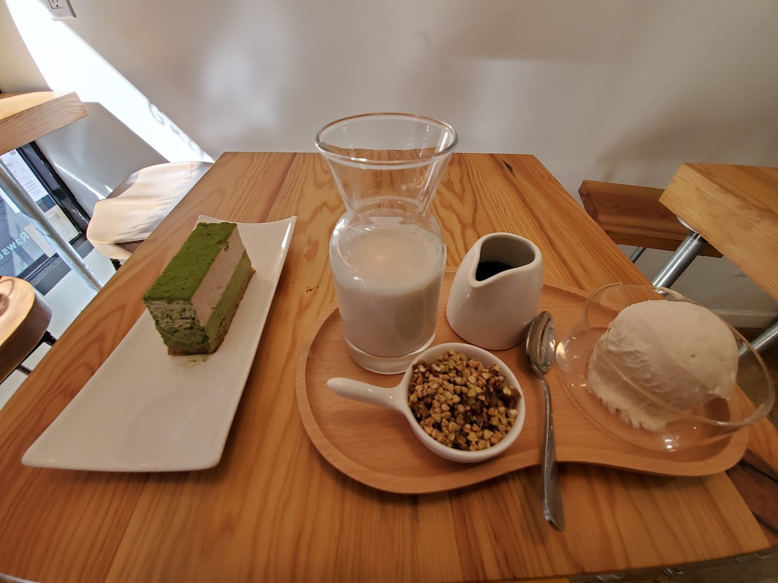 Rawsome Treats: food & drinks