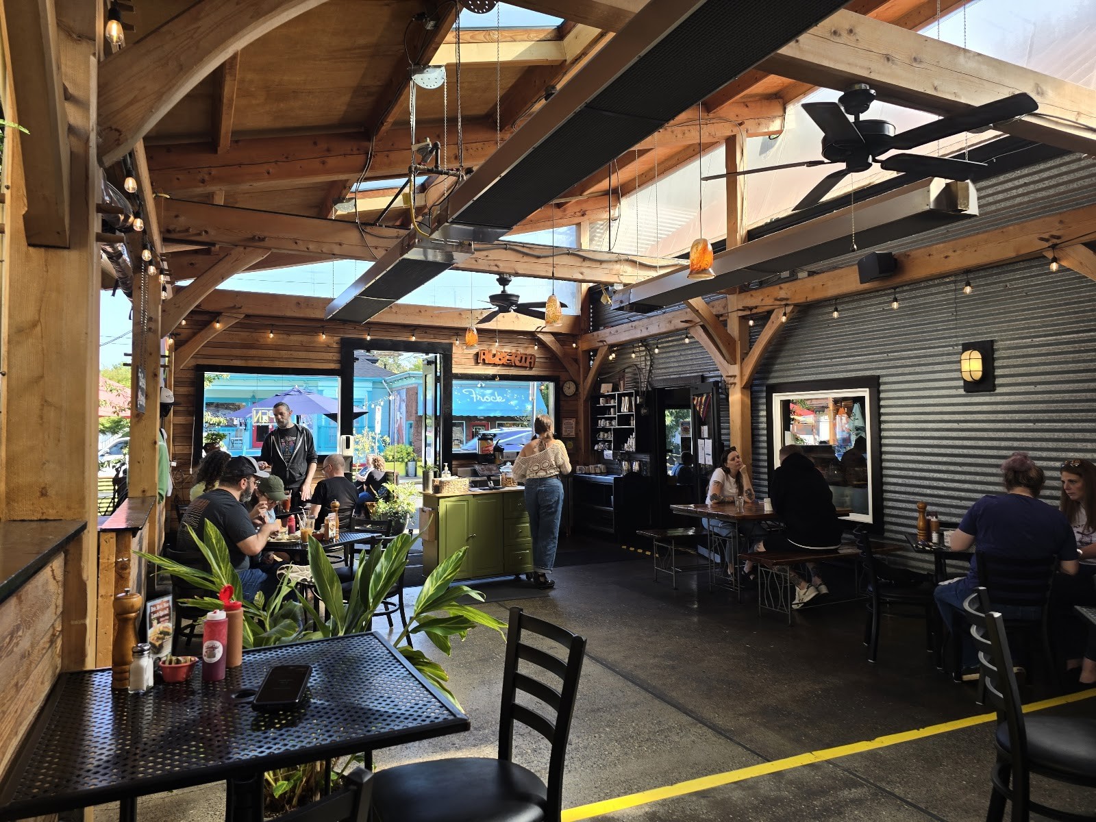 Tin Shed Garden Cafe: the place