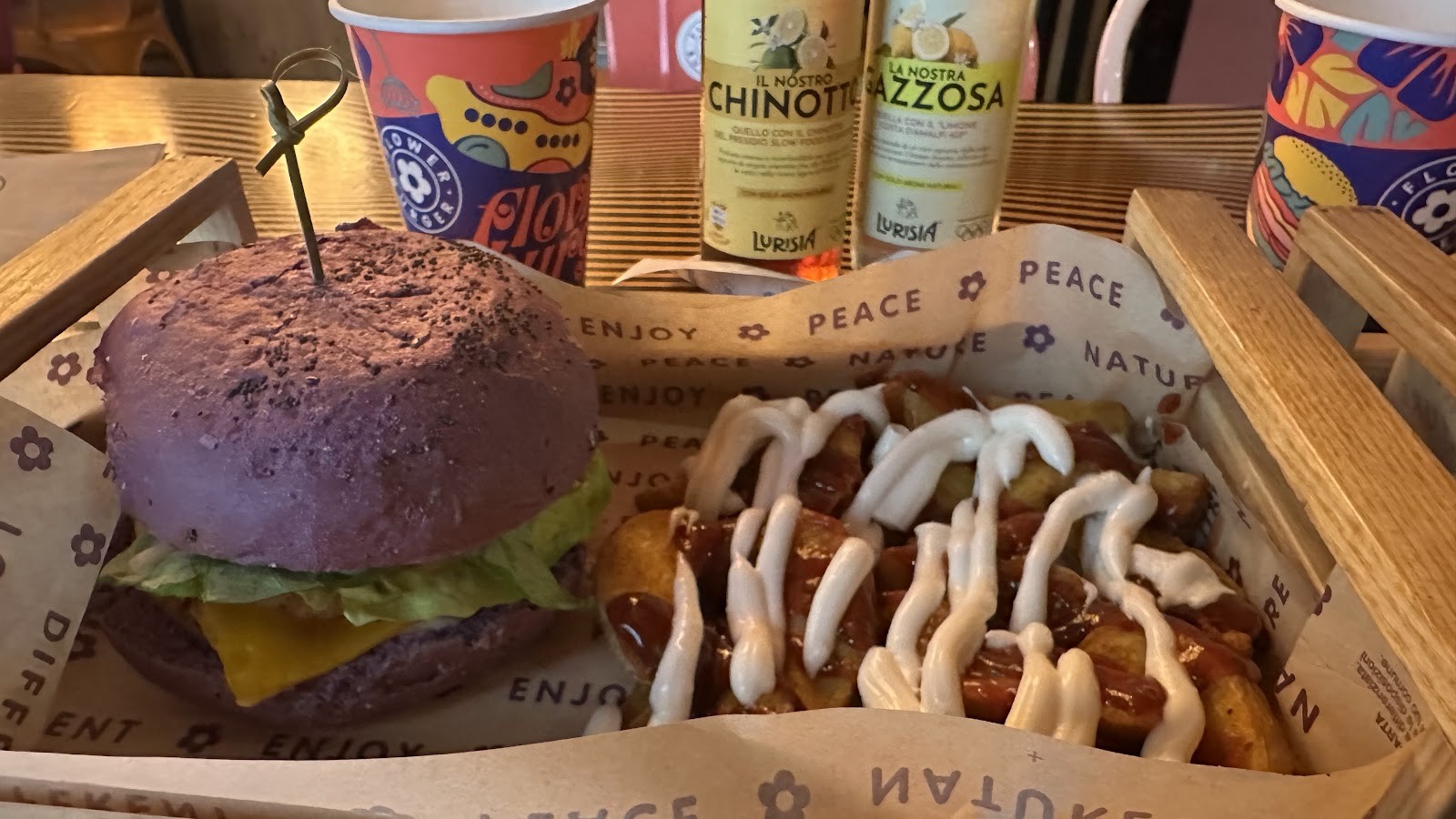 Flower Burger: food & drinks