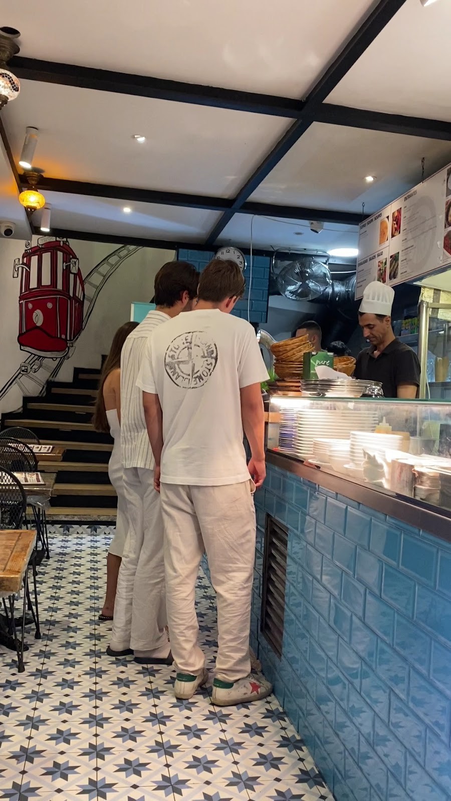 Mustafa's Can Gemüse Kebap: the place