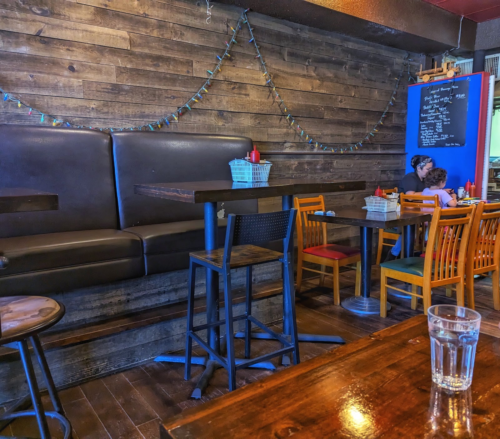 Knight Street Cafe: the place