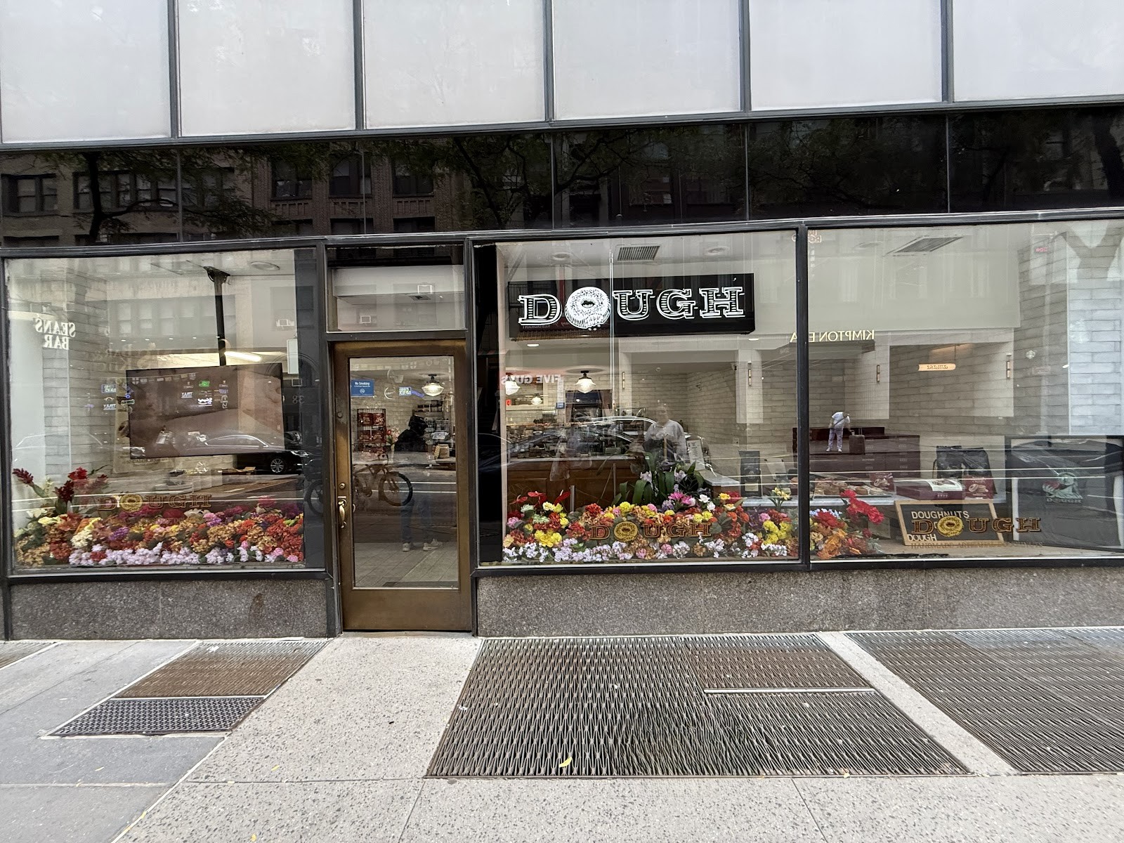 Dough Doughnuts - Rockefeller: the place