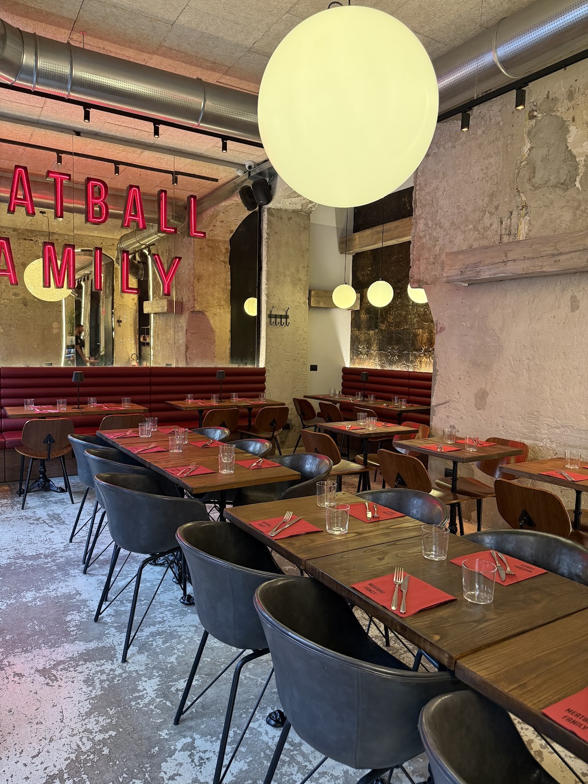Meatball Family - Piazza Cinque Giornate: the place