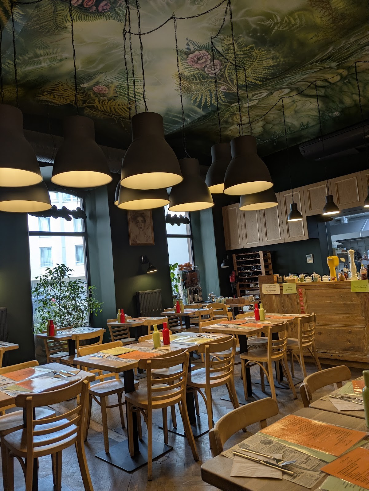 Od Jajka Do Jabłka: the place