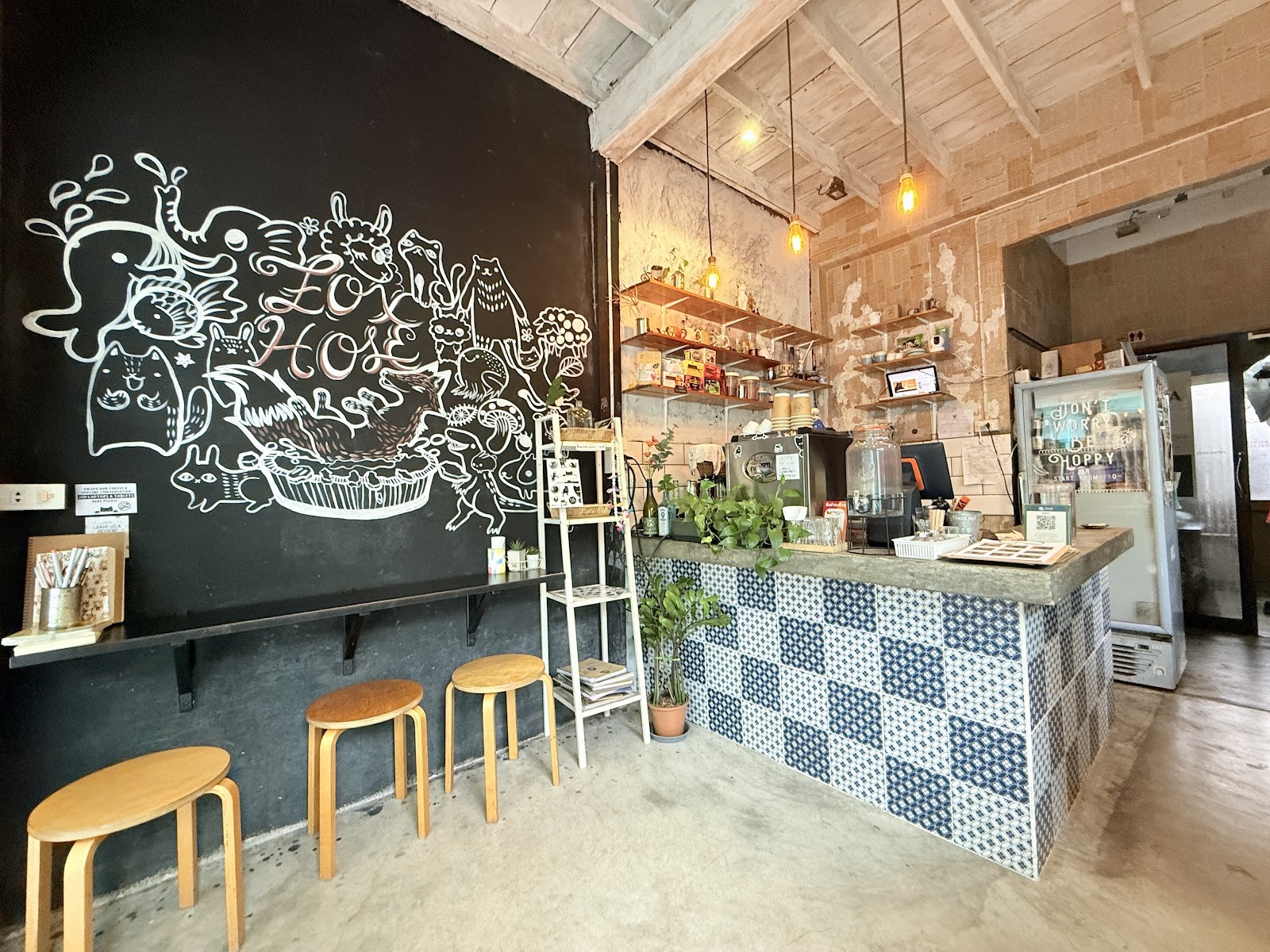 Foxhole BKK Cafe & Juice: the place