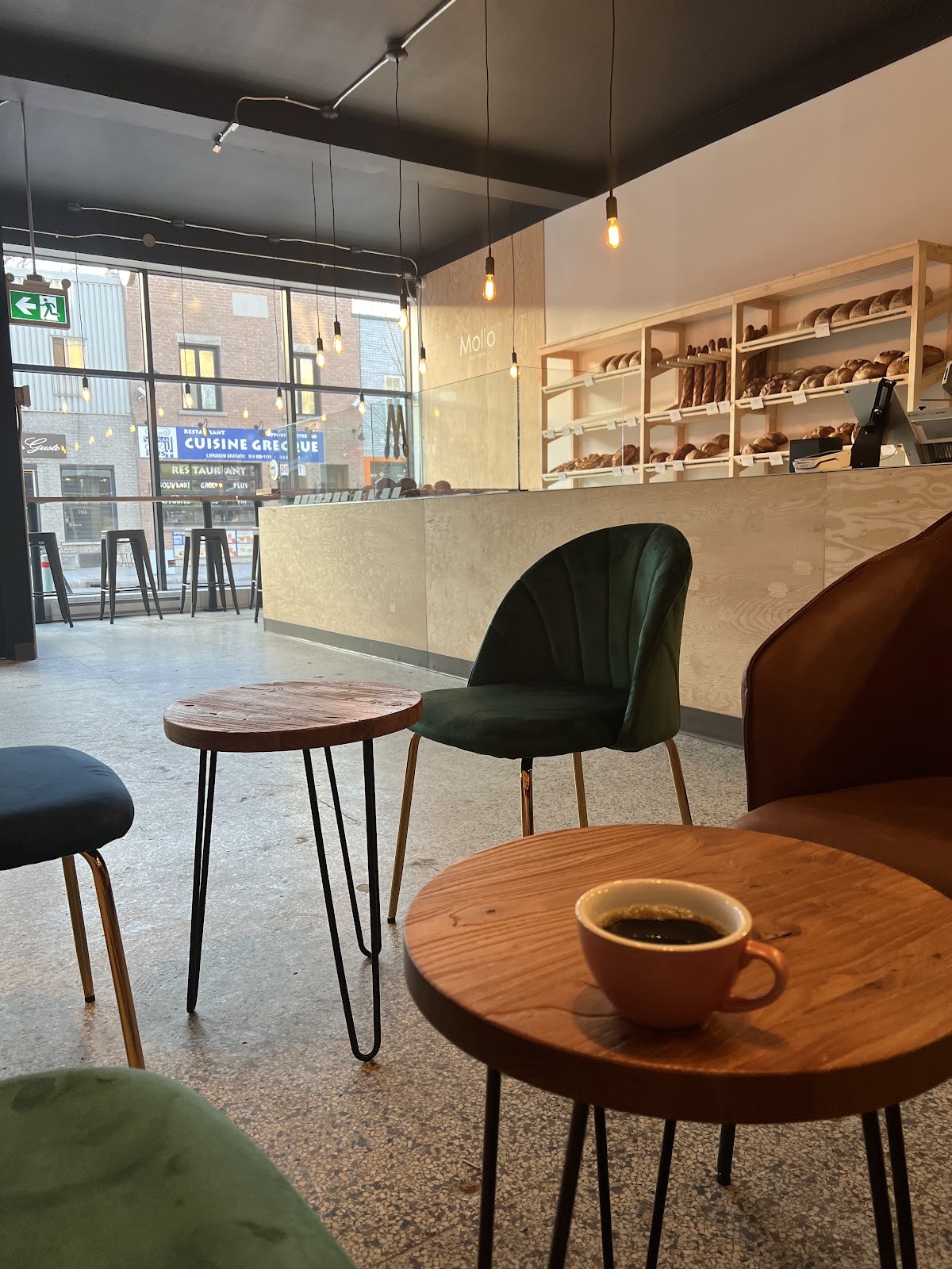 Mollo Boulangerie - Café: the place