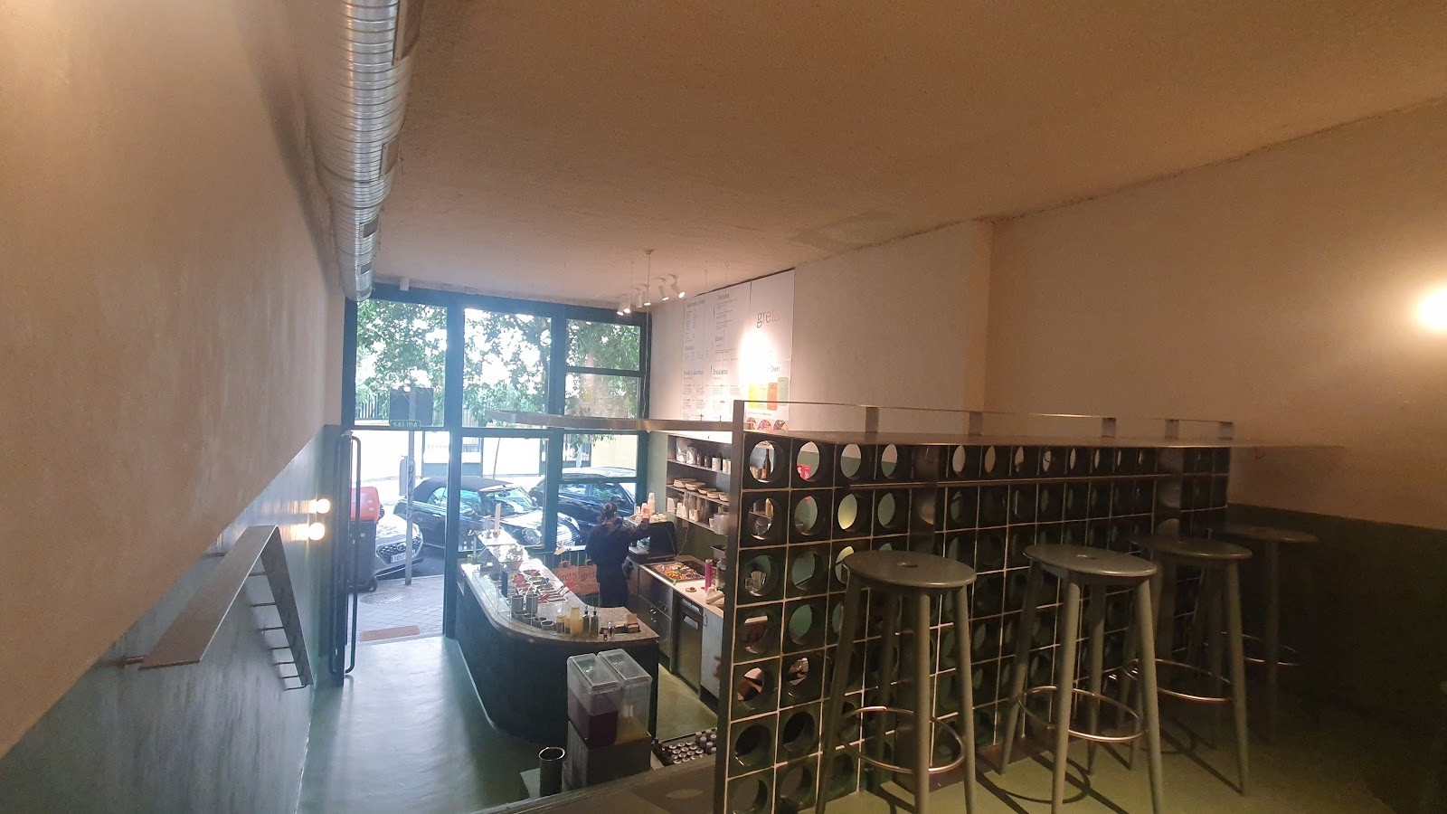 Greta Salad Bar: the place
