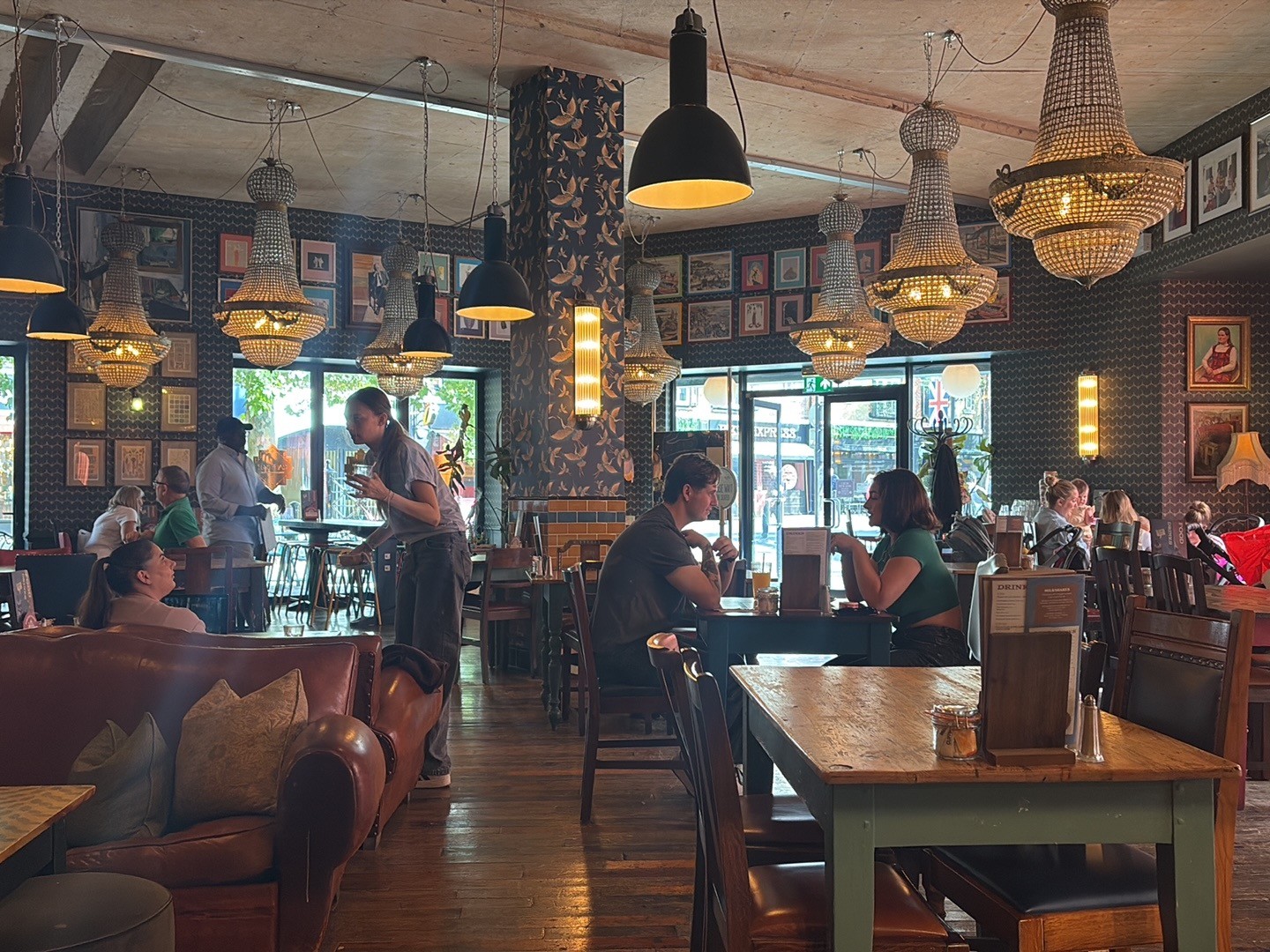 Morello Lounge: the place