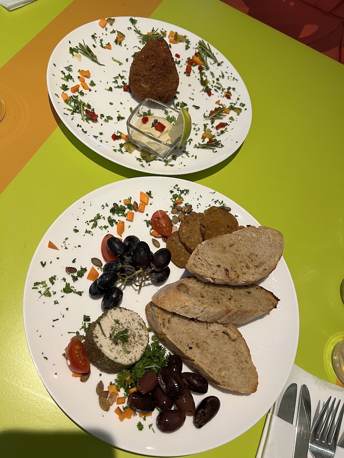 Veggies On Fire: food & drinks