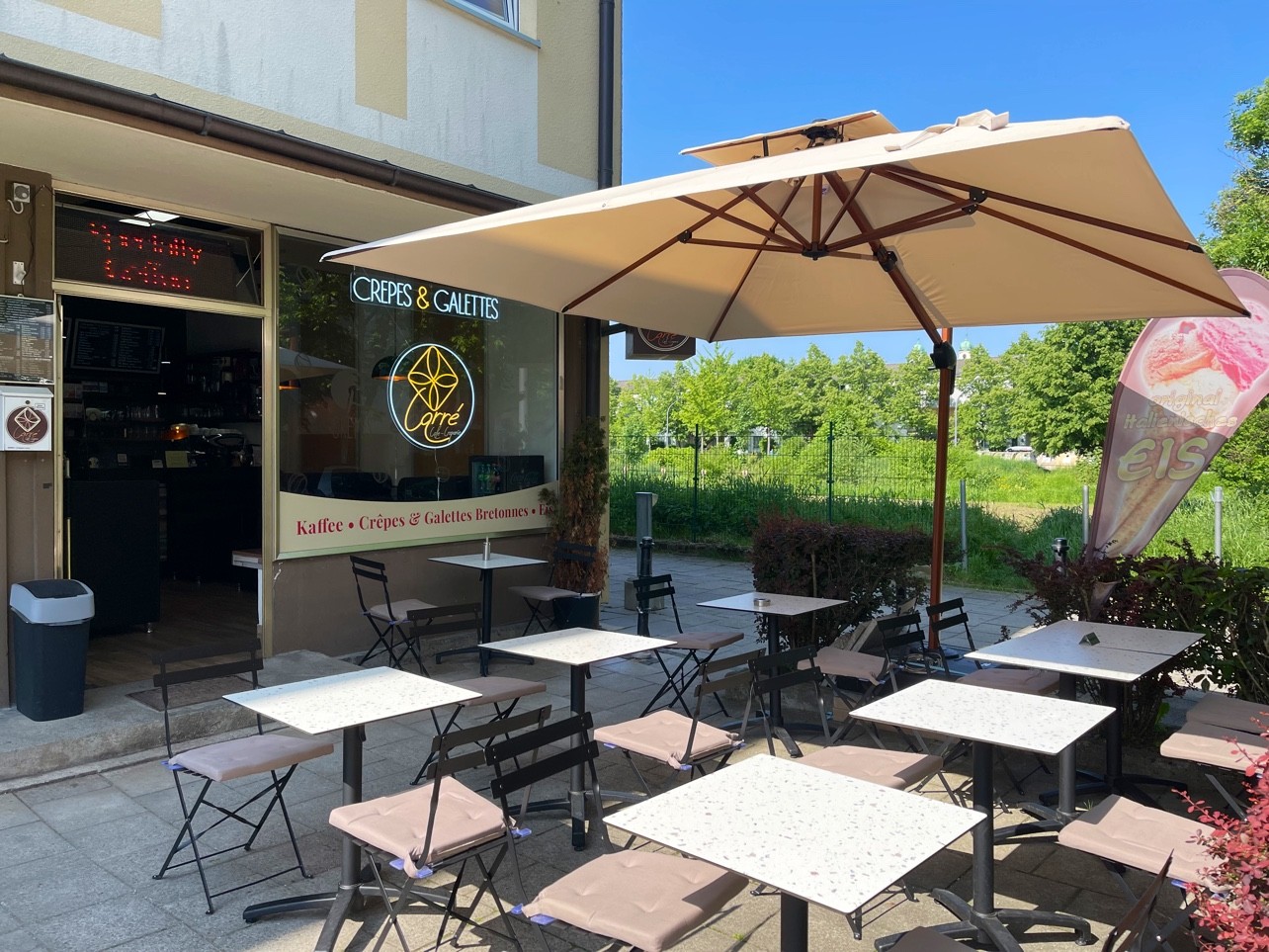Crêperie Carré: the place