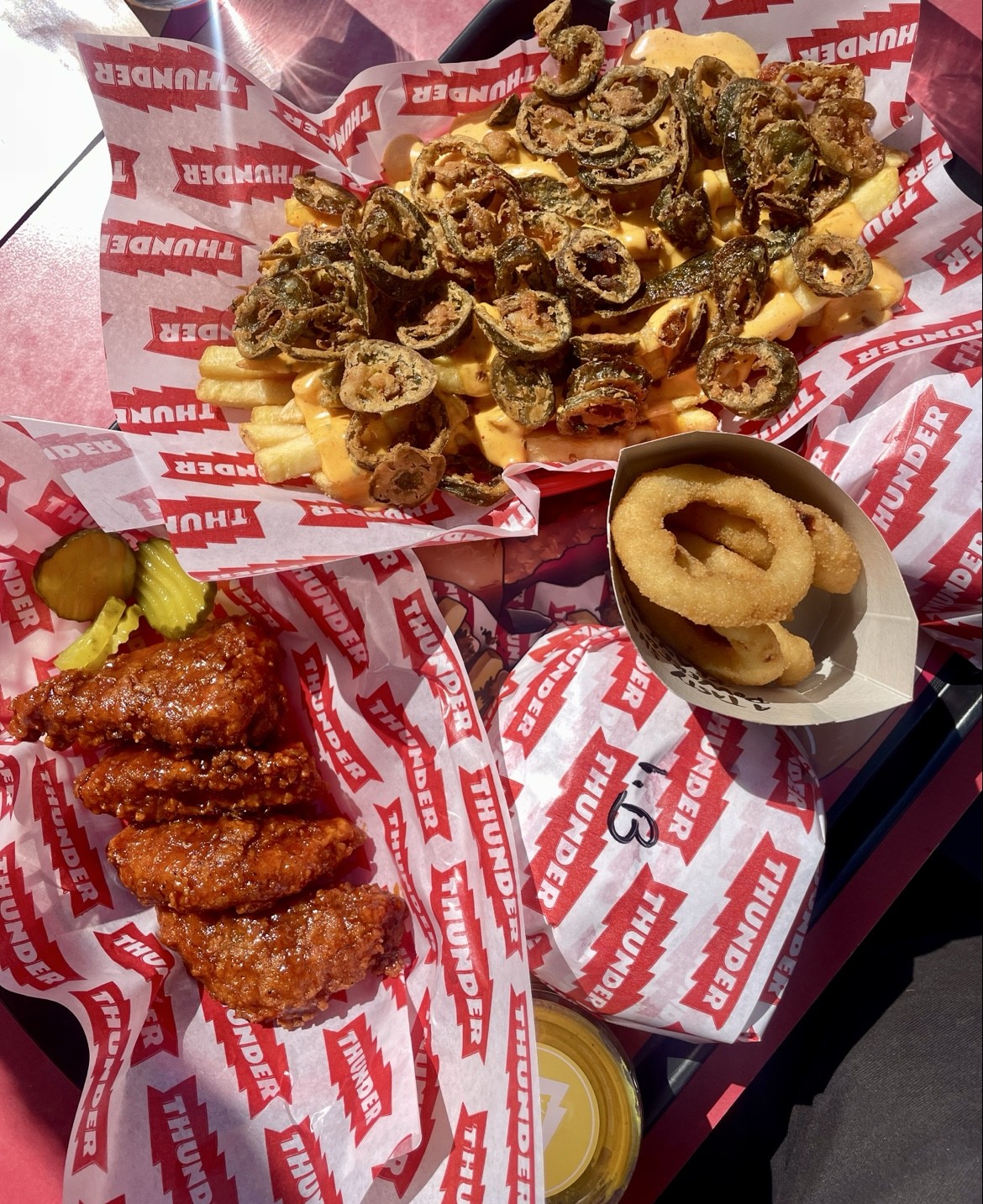 THUNDER Vegan La Latina: food & drinks