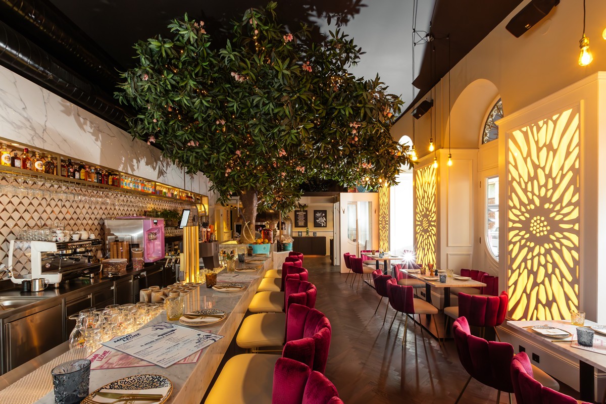 Mama Leone: the place