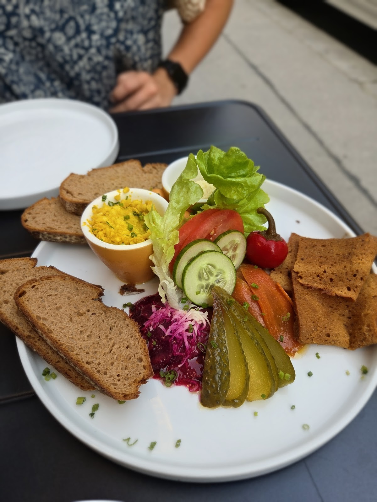 Tisch: food & drinks