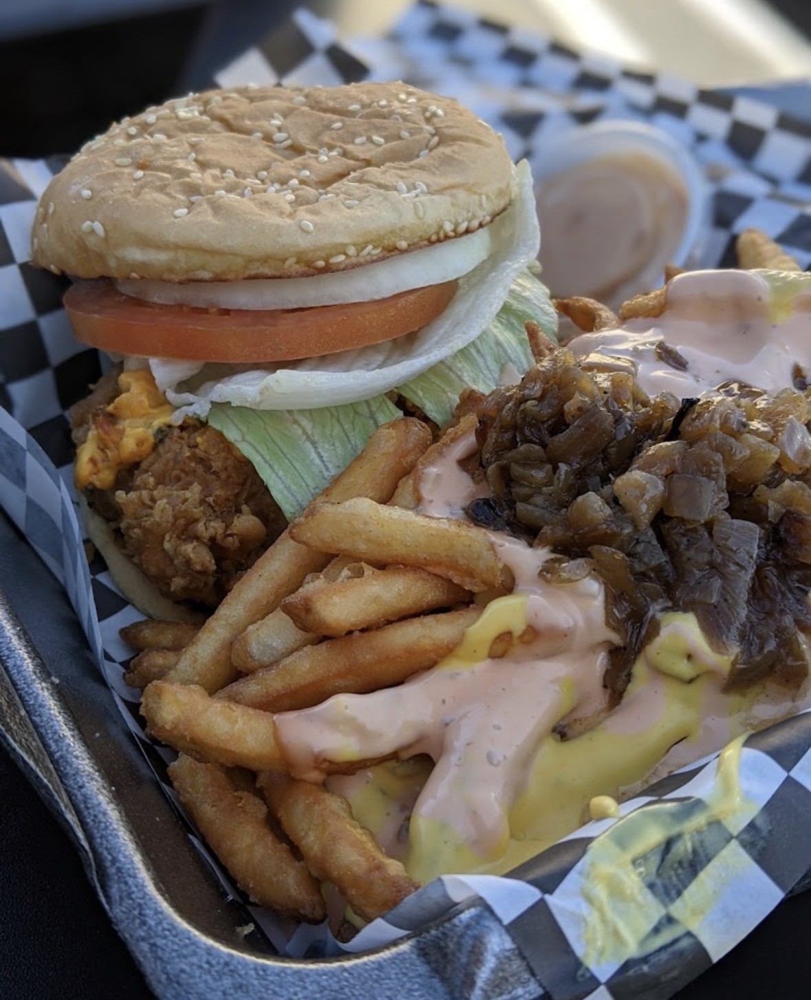 Doomie's Home Cookin': food & drinks