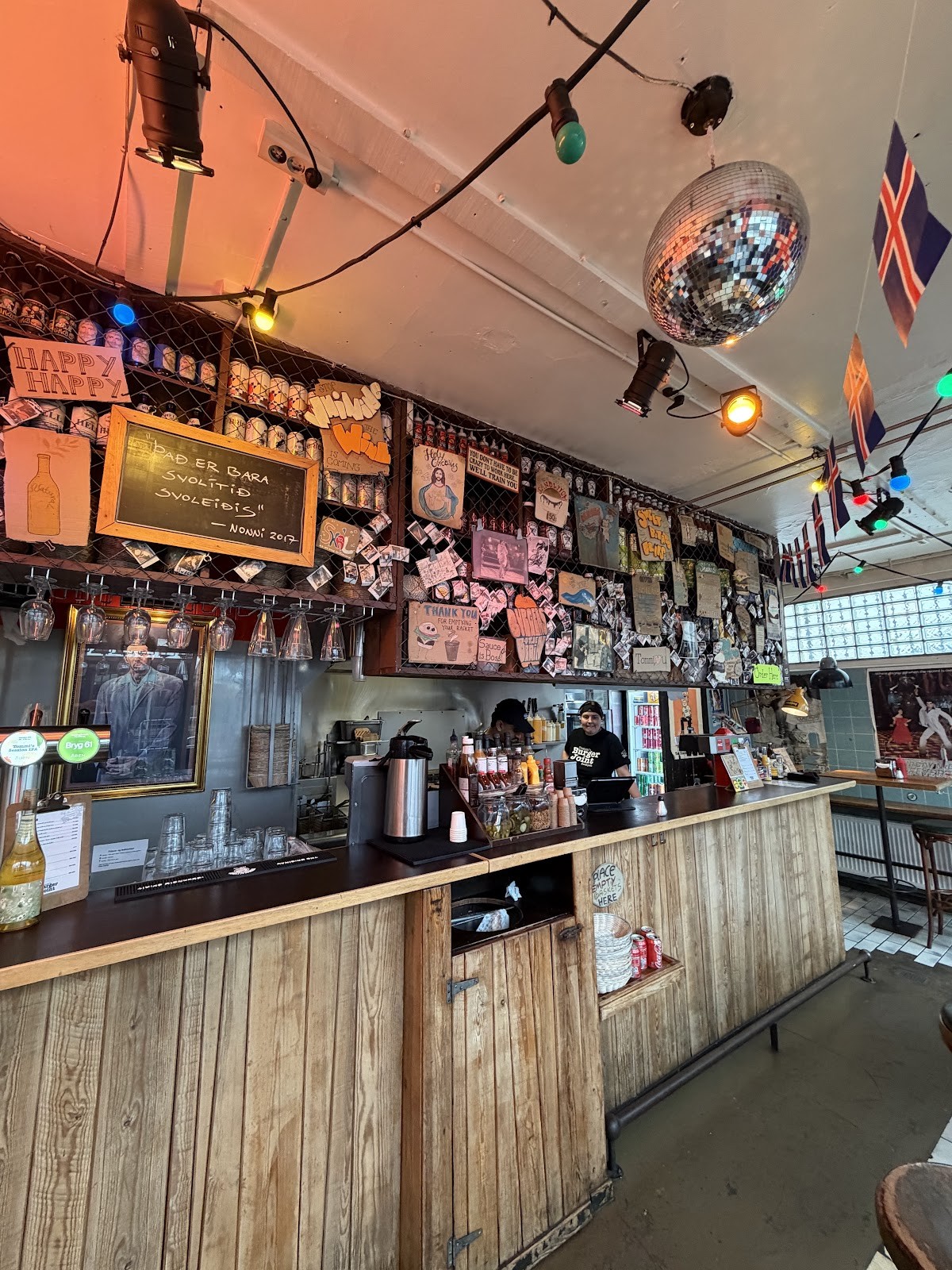 Tommi's Burger Joint: the place