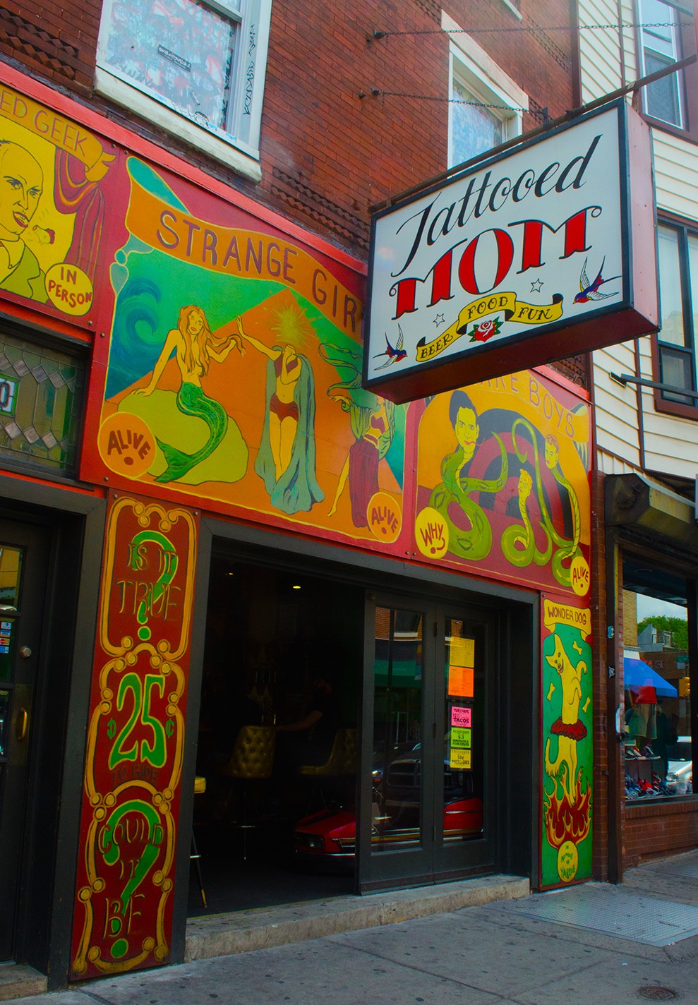 Tattooed Mom: the place