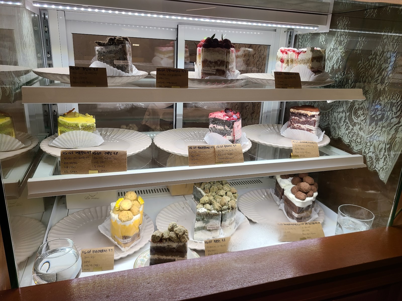 Cafe La Moire: food & drinks