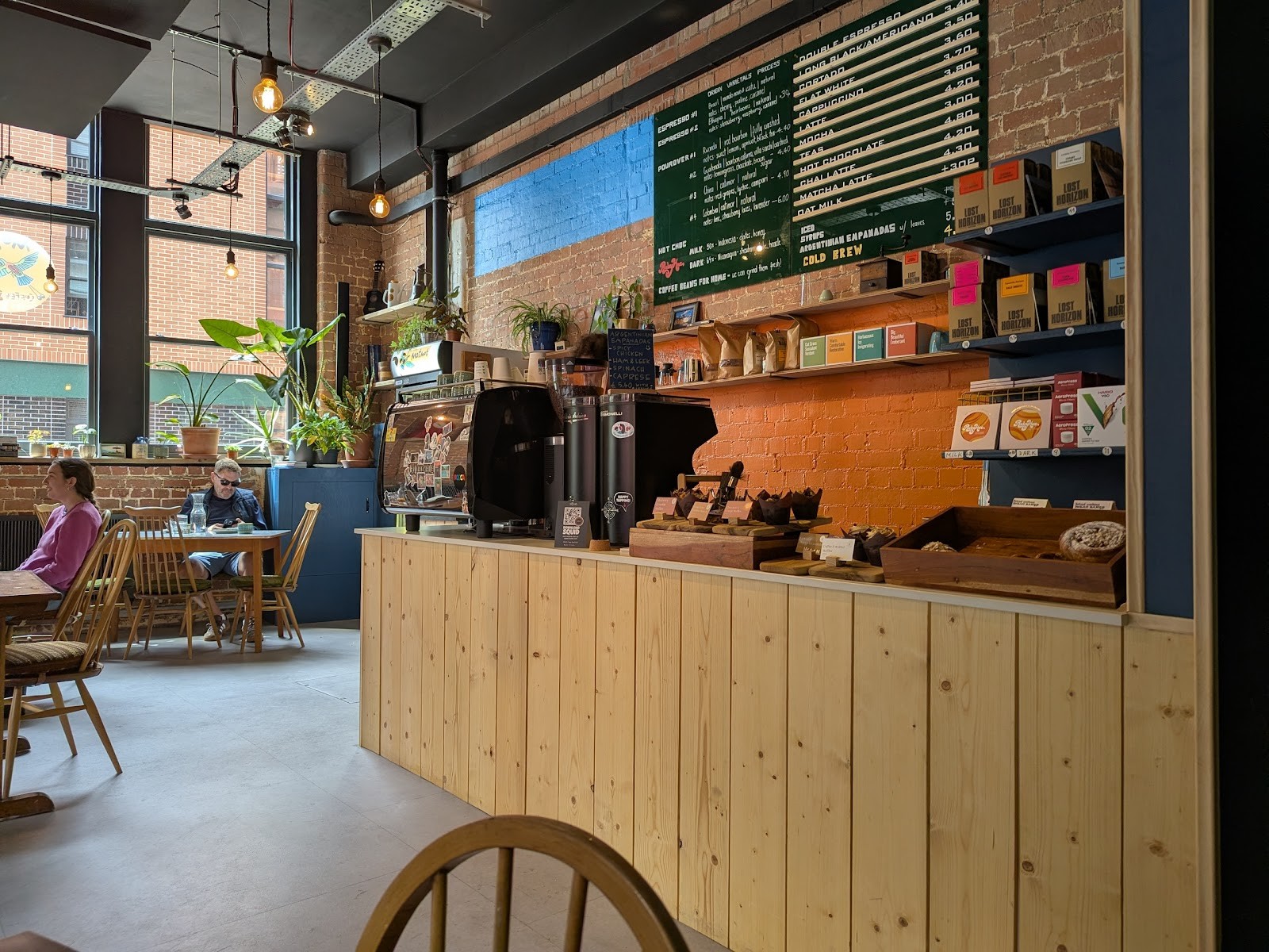 Motmot Coffee & Bar: the place