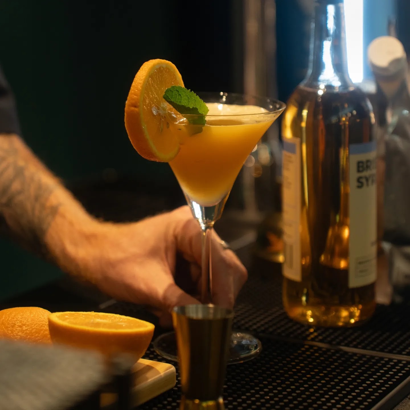 Hinterland Alcohol-Free Bar and Cafe: food & drinks