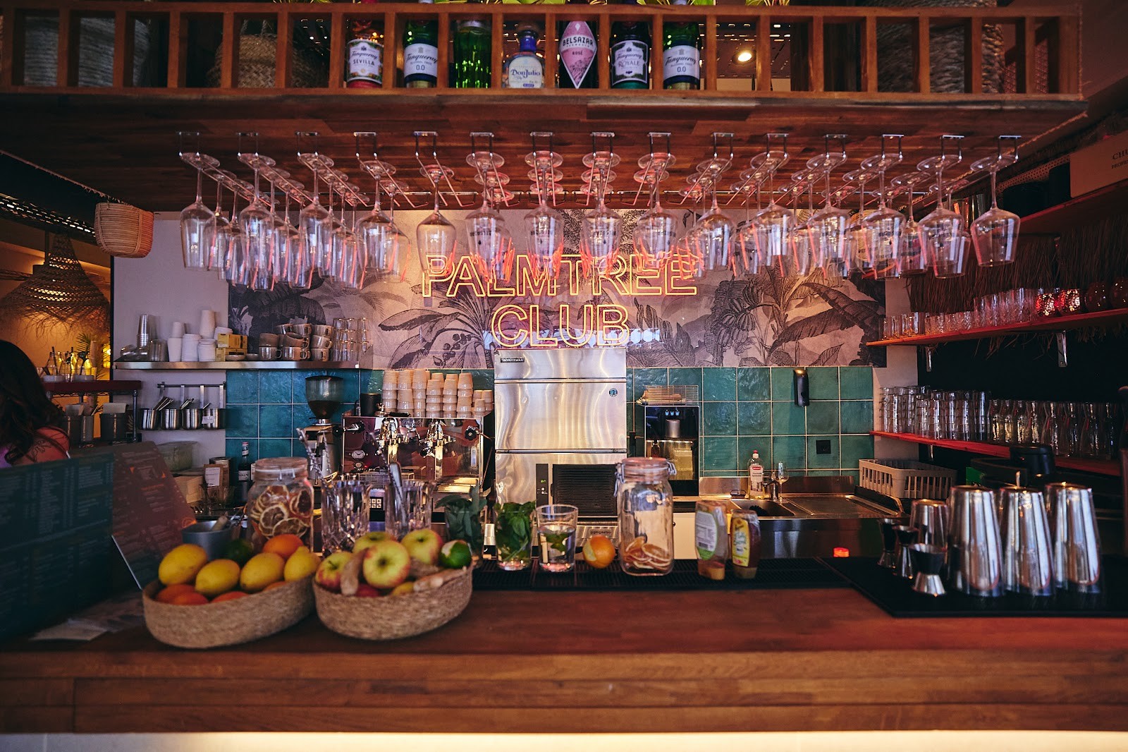 Palmtreeclub: the place
