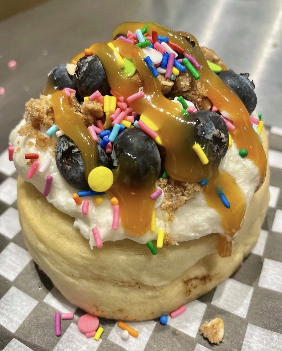 Cinnaholic: food & drinks