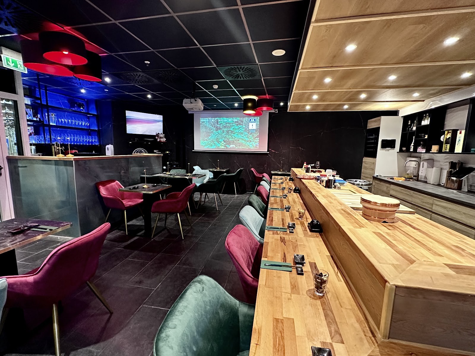 Takahumi Sushi: the place