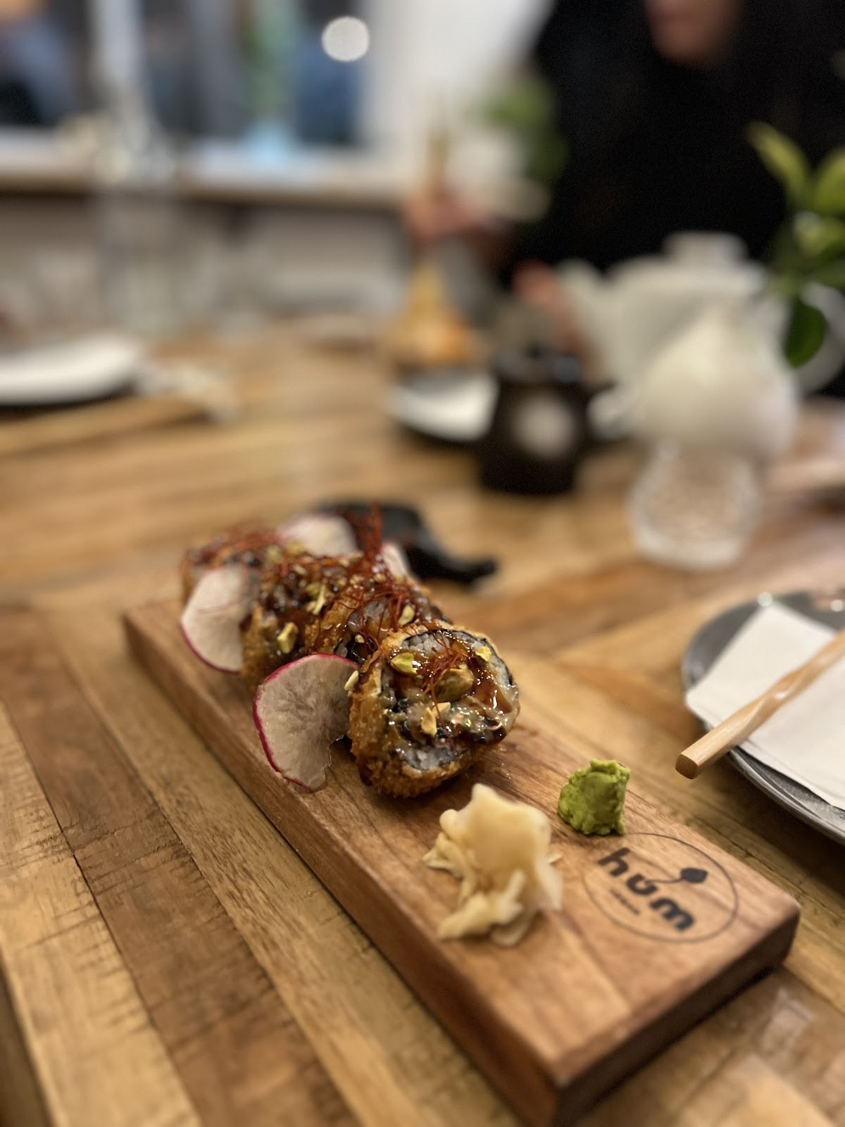 Hum - Sushi Ramen Dumpling: food & drinks