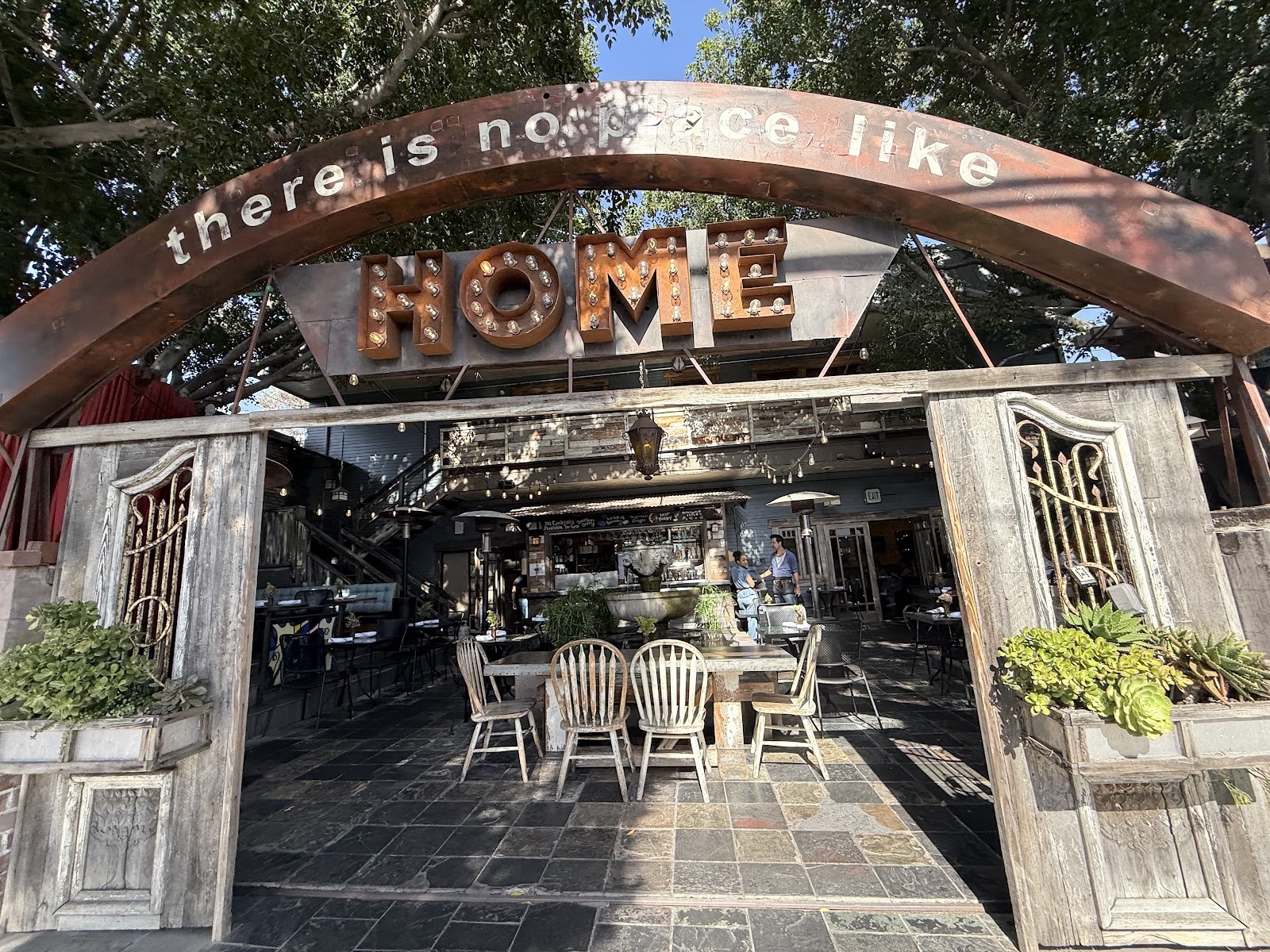 Home Restaurant: the place