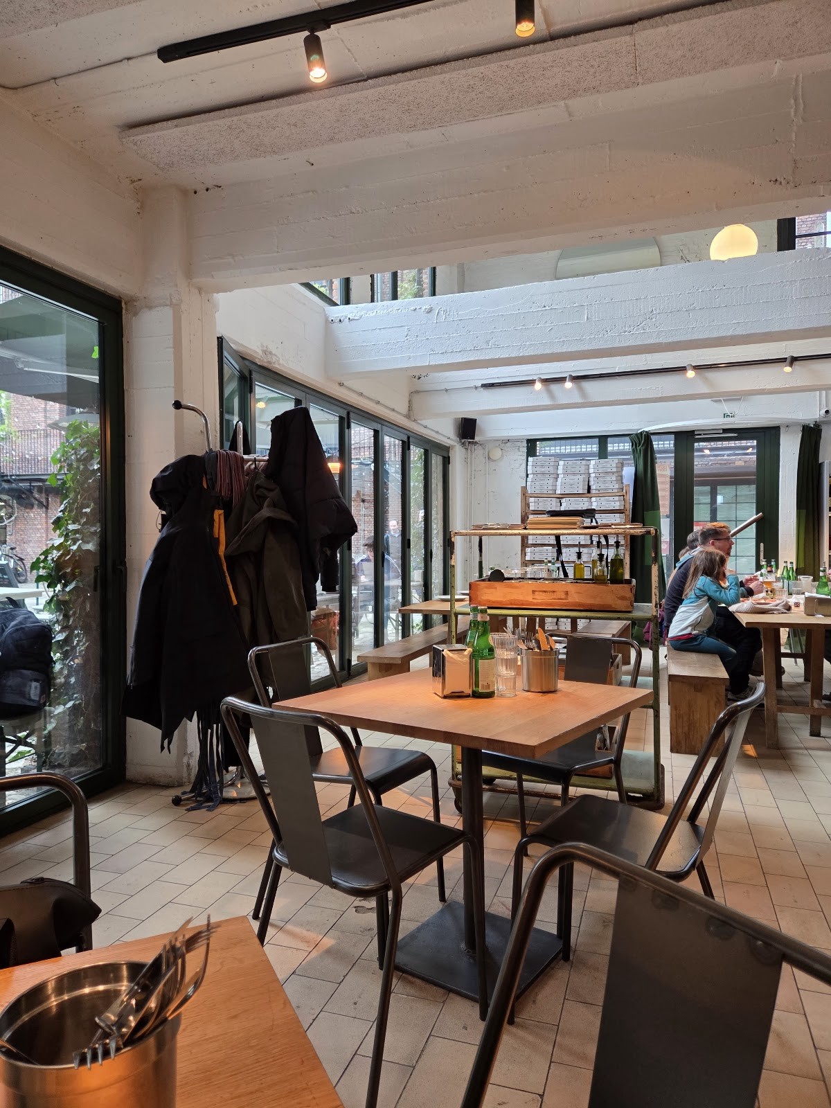 Standard Pizza: the place